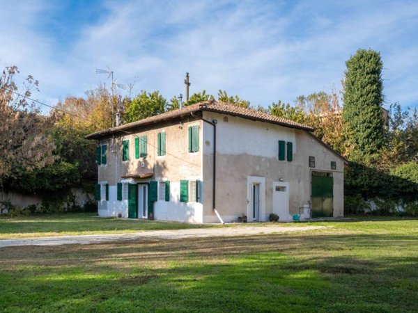 casa indipendente in vendita a Terre del Reno in zona Sant'Agostino