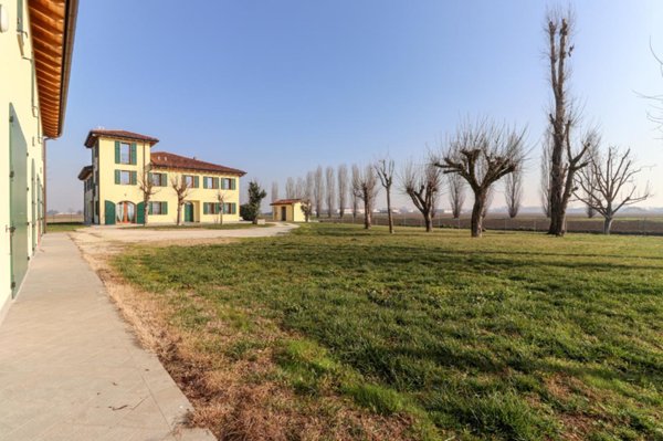 casa indipendente in vendita a Terre del Reno in zona Sant'Agostino
