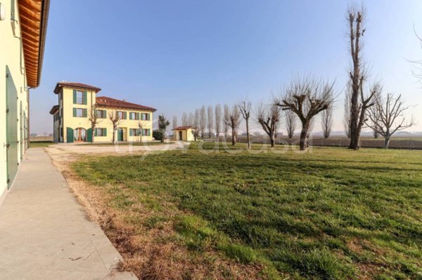 casa indipendente in vendita a Terre del Reno