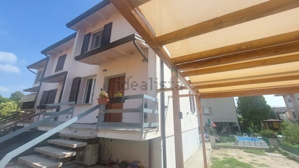 casa indipendente in vendita a Terre del Reno