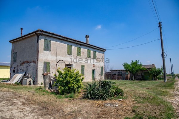 casa indipendente in vendita a Terre del Reno in zona Sant'Agostino