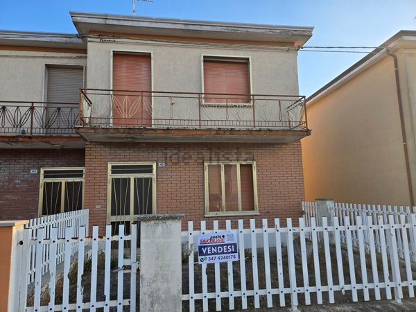 casa indipendente in vendita a Terre del Reno
