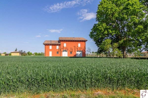 casa indipendente in vendita a Terre del Reno