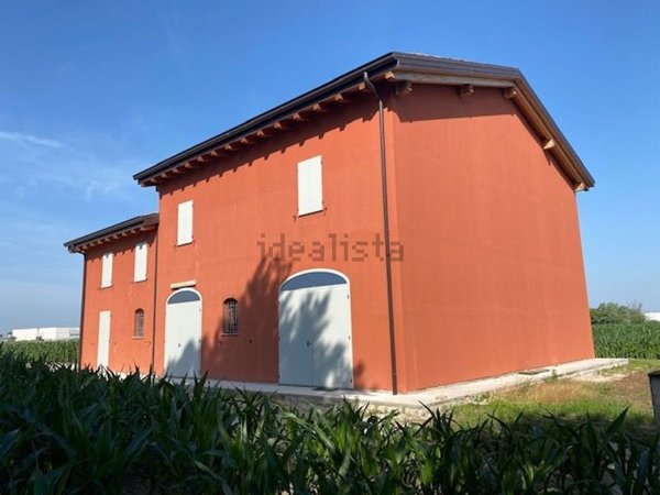 casa indipendente in vendita a Terre del Reno