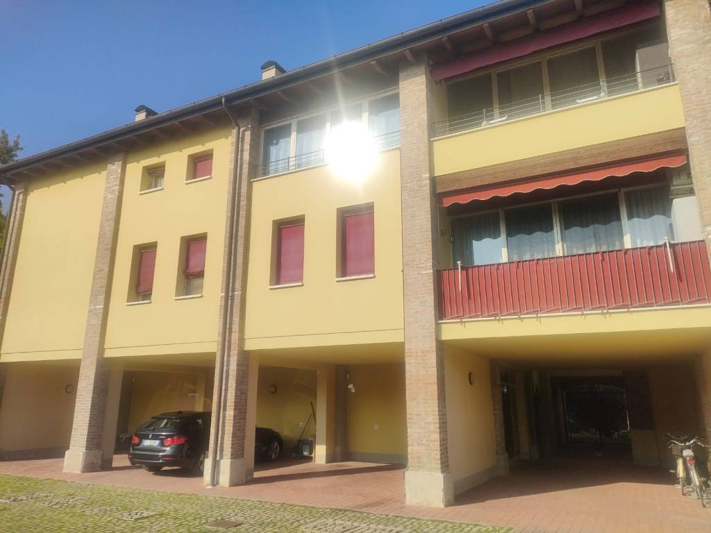 appartamento in vendita a Terre del Reno in zona Mirabello