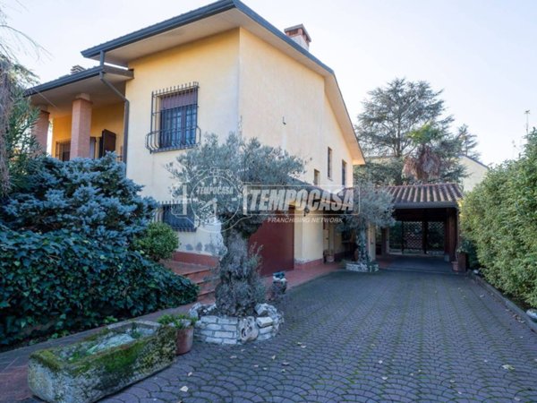 casa indipendente in vendita a Terre del Reno in zona Sant'Agostino