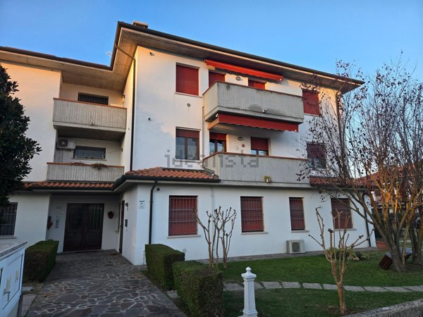 appartamento in vendita a Terre del Reno in zona Sant'Agostino