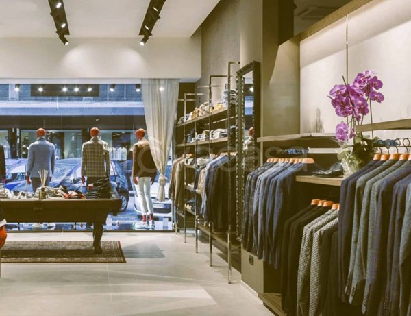 negozio in vendita a Terre del Reno in zona Mirabello