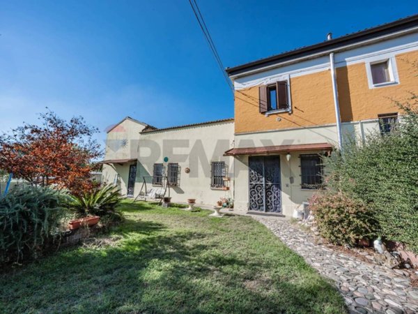 casa indipendente in vendita a Terre del Reno