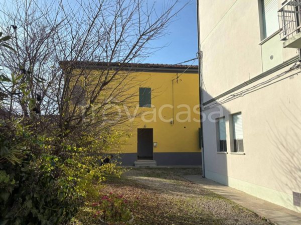 casa indipendente in vendita a Terre del Reno in zona Sant'Agostino