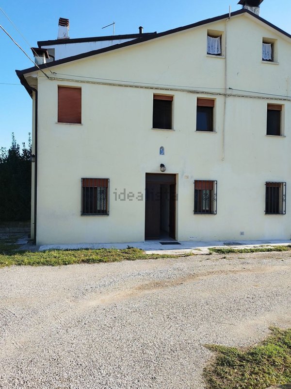 casa indipendente in vendita a Terre del Reno in zona Mirabello