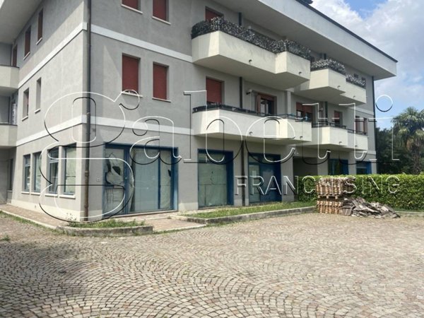 negozio in vendita a Terre del Reno in zona Sant'Agostino