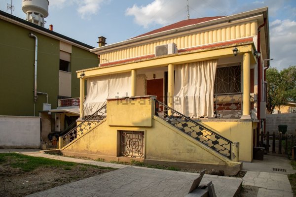casa indipendente in vendita a Terre del Reno