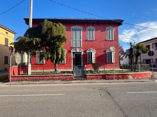 casa indipendente in vendita a Terre del Reno
