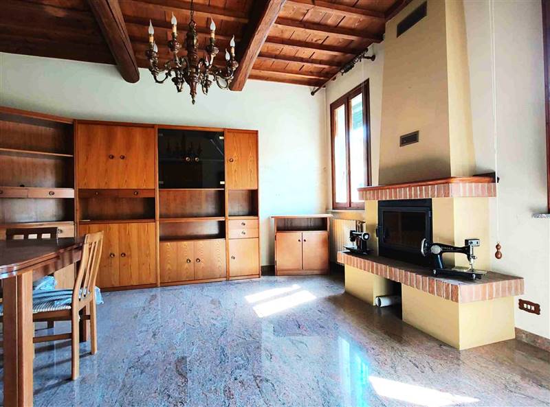 appartamento in vendita a Terre del Reno in zona Mirabello