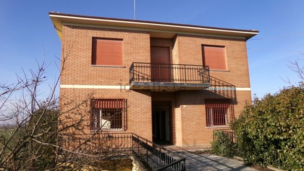 casa indipendente in vendita a Terre del Reno