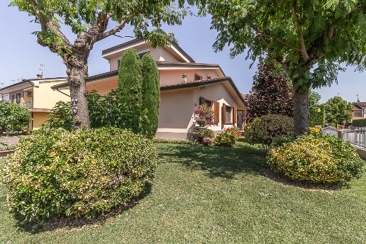 casa indipendente in vendita a Terre del Reno