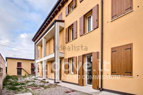 casa indipendente in vendita a Terre del Reno in zona Sant'Agostino
