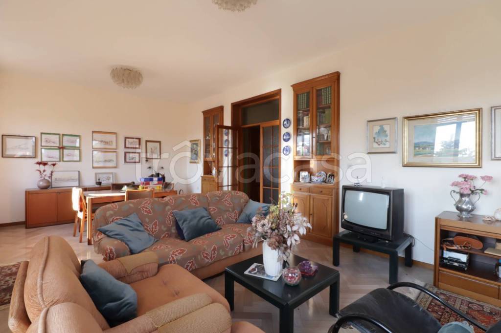 appartamento in vendita a Terre del Reno in zona Mirabello