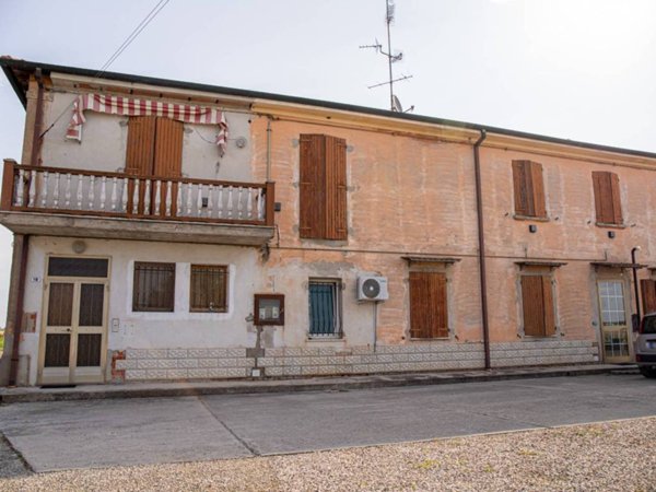 casa indipendente in vendita a Terre del Reno