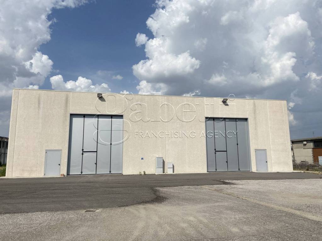 capannone in vendita a Terre del Reno in zona Mirabello