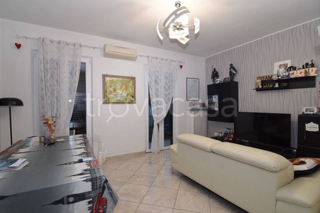 appartamento in vendita a Terre del Reno in zona Mirabello