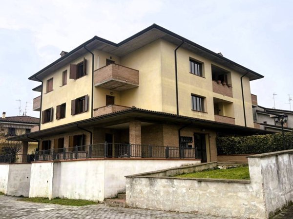 appartamento in vendita a Terre del Reno in zona Mirabello