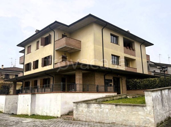 appartamento in vendita a Terre del Reno in zona Mirabello