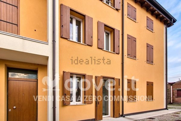 casa indipendente in vendita a Terre del Reno in zona Sant'Agostino