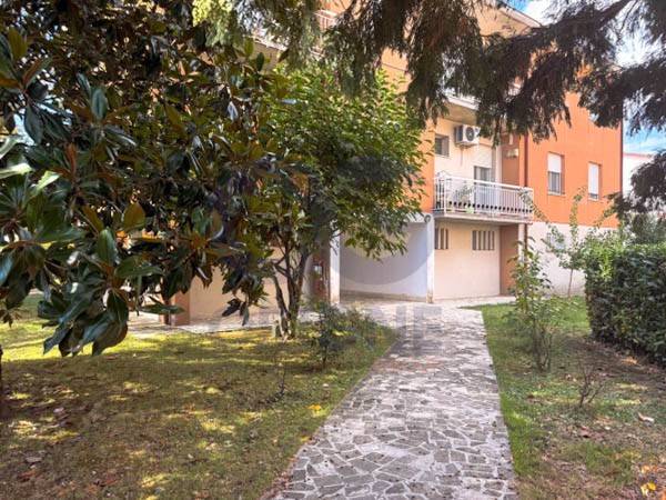 appartamento in vendita a Terre del Reno in zona Sant'Agostino