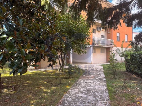 appartamento in vendita a Terre del Reno in zona Sant'Agostino