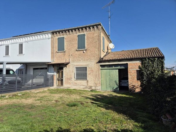 casa indipendente in vendita a Terre del Reno in zona Mirabello