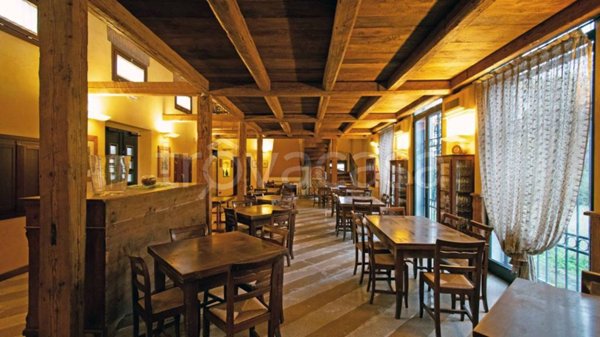 negozio in vendita a Terre del Reno in zona Mirabello