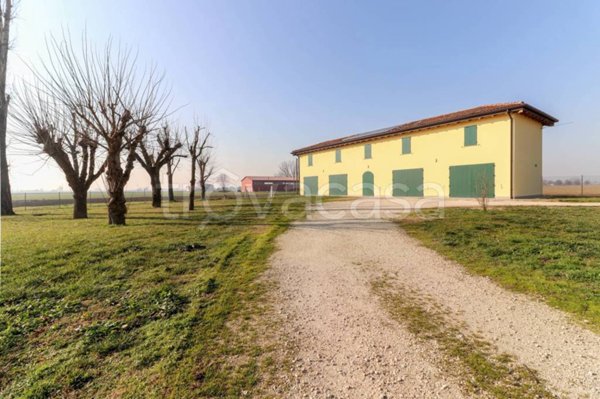 casa indipendente in vendita a Terre del Reno