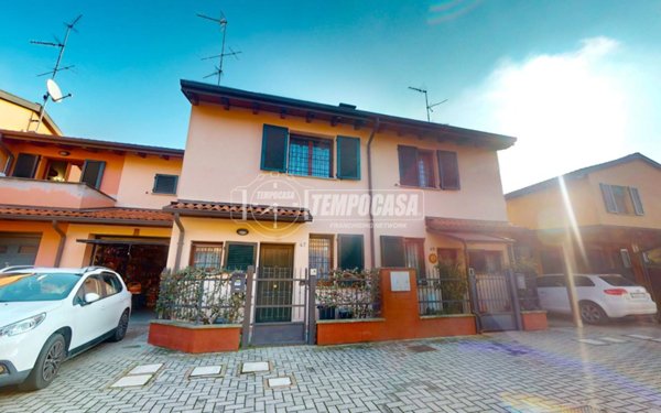 casa indipendente in vendita a Terre del Reno in zona Sant'Agostino