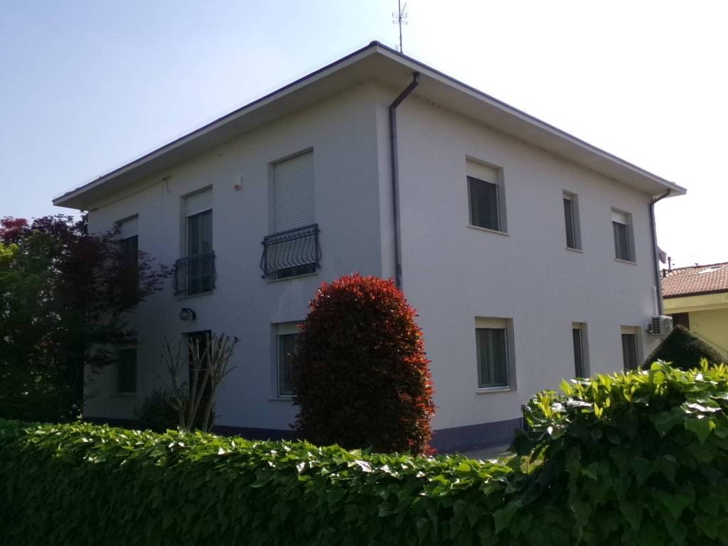 casa indipendente in vendita a Terre del Reno