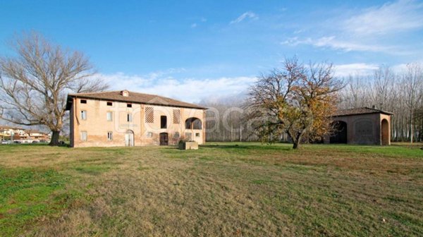 casa indipendente in vendita a Terre del Reno in zona Mirabello
