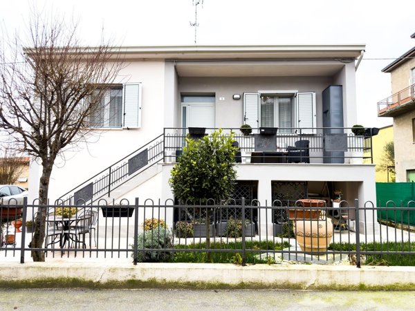 casa indipendente in vendita a Terre del Reno