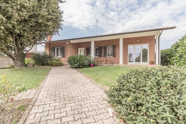 casa indipendente in vendita a Terre del Reno