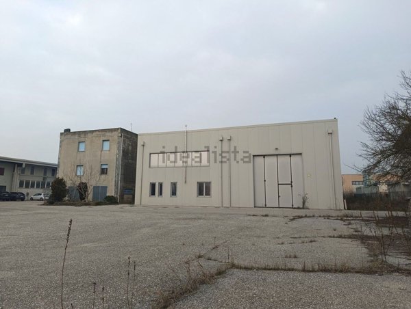 capannone in vendita a Terre del Reno