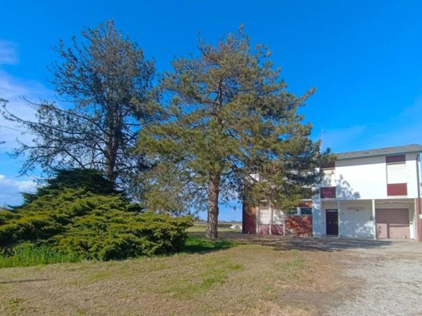 casa indipendente in vendita a Terre del Reno