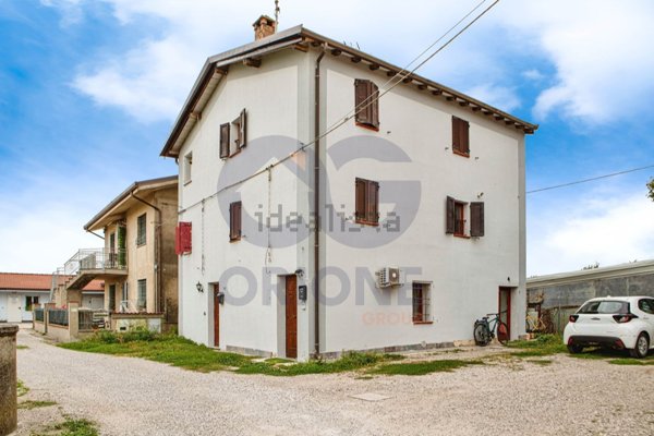 appartamento in vendita a Terre del Reno in zona Sant'Agostino