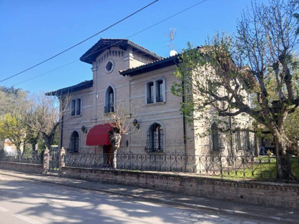 casa indipendente in vendita a Terre del Reno