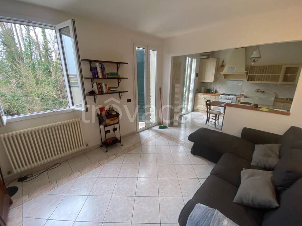 appartamento in vendita a Terre del Reno in zona Mirabello