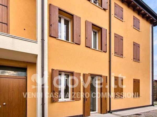 casa indipendente in vendita a Terre del Reno in zona Sant'Agostino