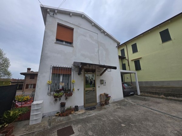 casa indipendente in vendita a Terre del Reno