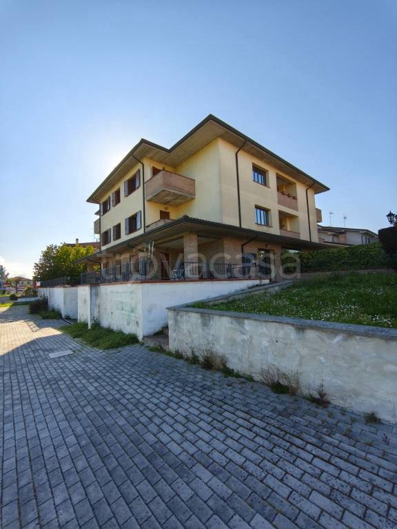 appartamento in vendita a Terre del Reno in zona Mirabello