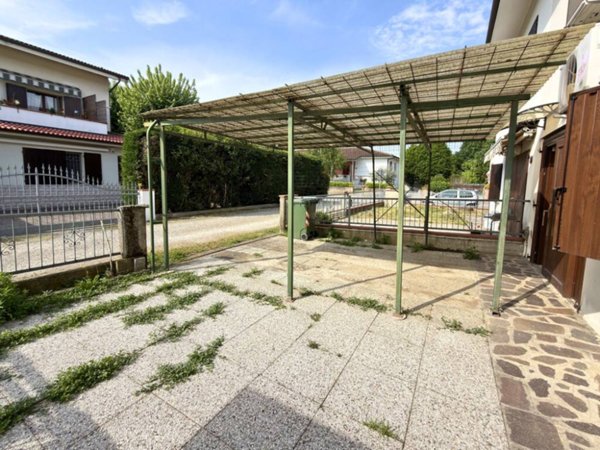 casa indipendente in vendita a Terre del Reno