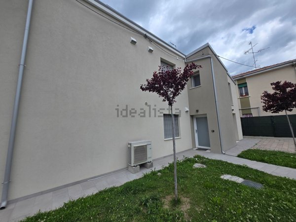 casa indipendente in vendita a Terre del Reno
