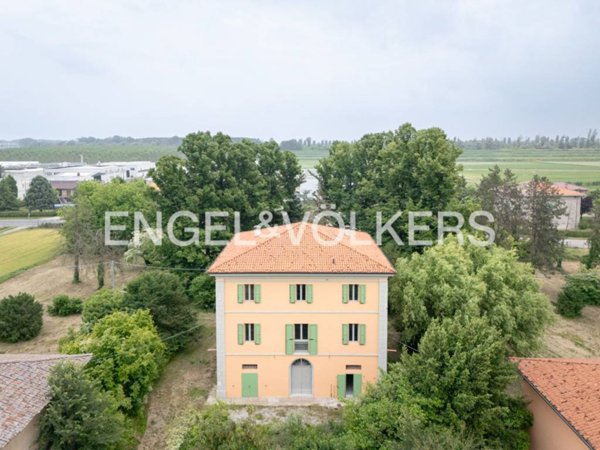 villa in vendita a Terre del Reno in zona Mirabello